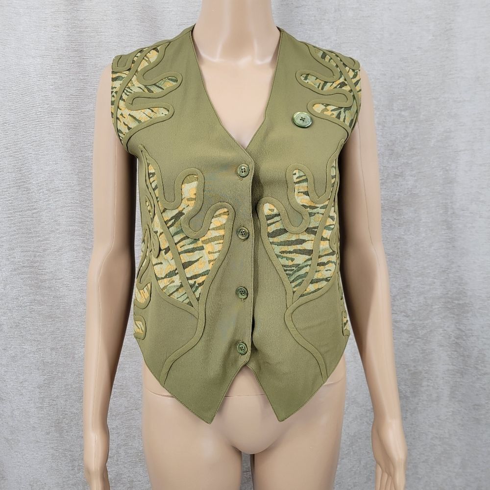 Vintage Green Button Up Vest with 2D Leaf Patterned Design